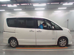 2013 Nissan Serena