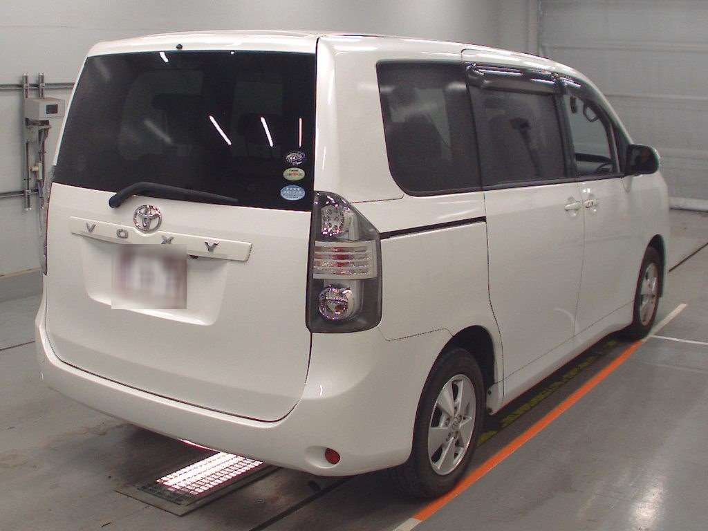 2008 Toyota Voxy ZRR70G[1]