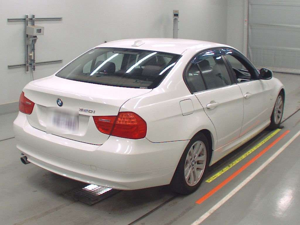 2010 BMW 3 Series PG20[1]