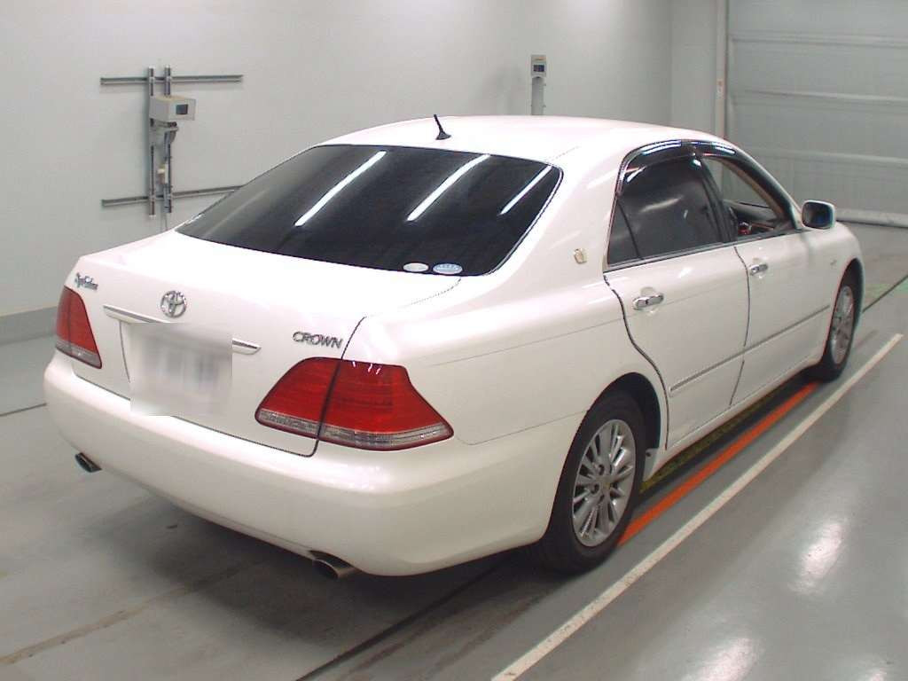 2005 Toyota Crown GRS182[1]