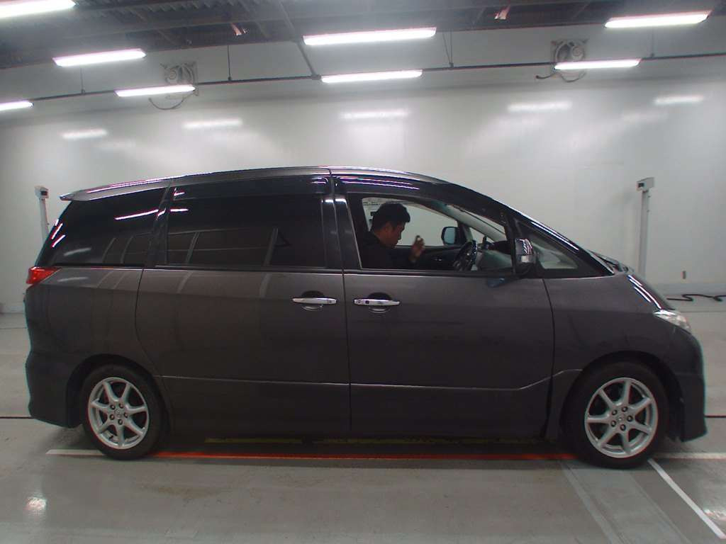 2009 Toyota Estima ACR50W[2]