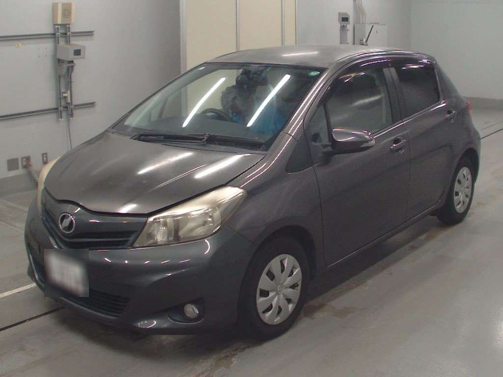 2011 Toyota Vitz NSP130[0]