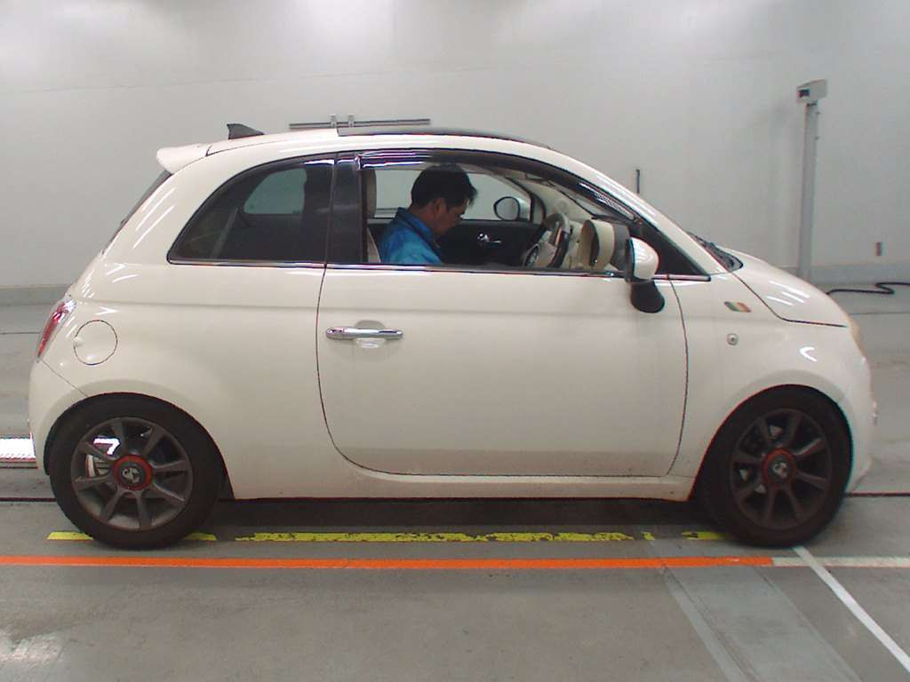 2011 Fiat 500 31209[2]