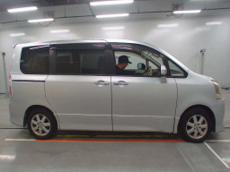 2009 Toyota Noah