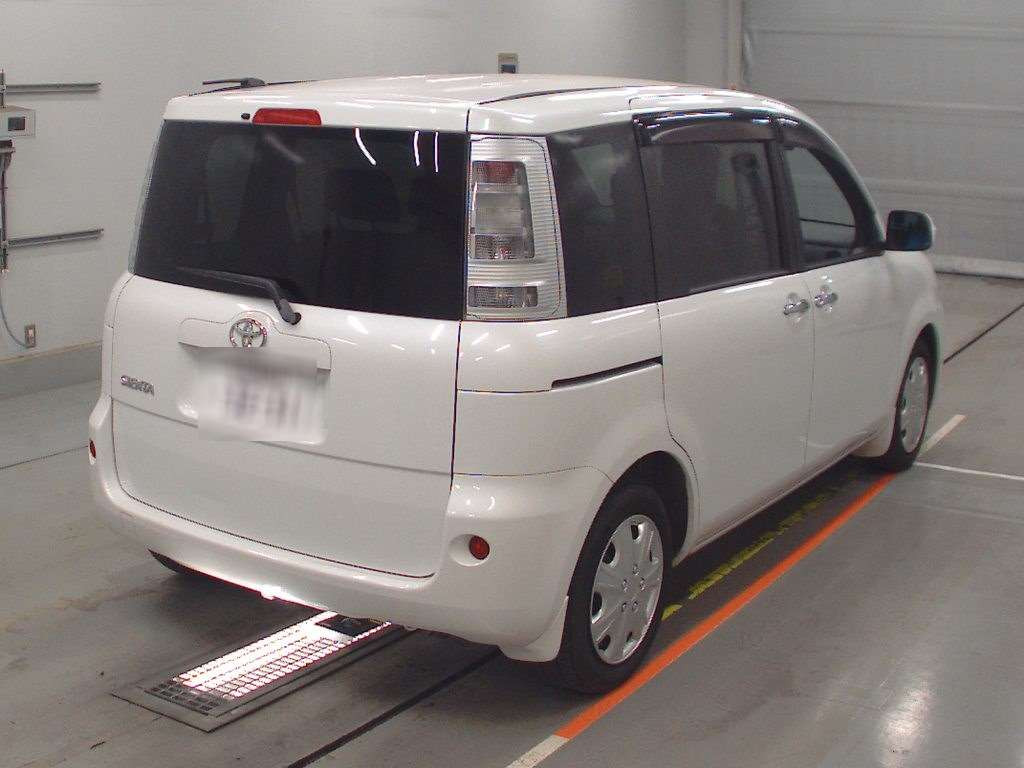 2012 Toyota Sienta NCP81G[1]