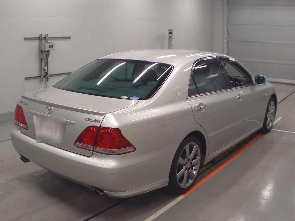 2004 Toyota Crown GRS182[1]