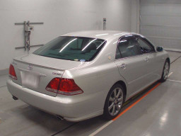 2004 Toyota Crown