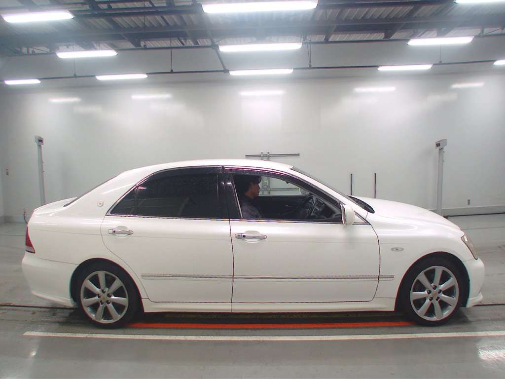 2004 Toyota Crown GRS182[2]