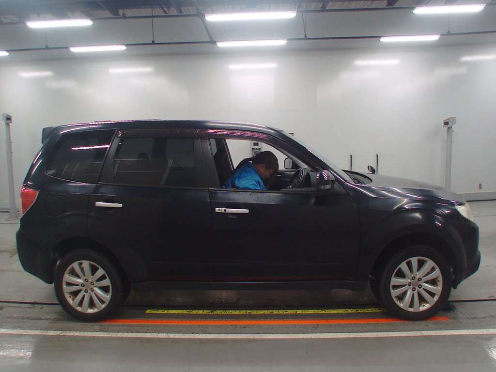 2011 Subaru Forester SHJ[2]