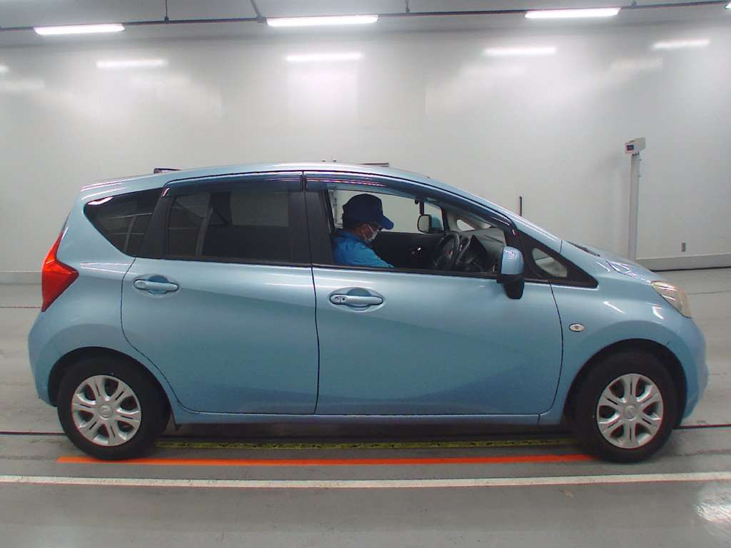 2013 Nissan Note E12[2]