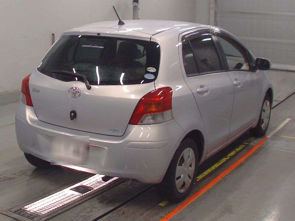 2007 Toyota Vitz SCP90[1]