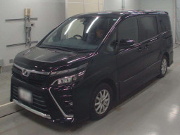 2017 Toyota Voxy