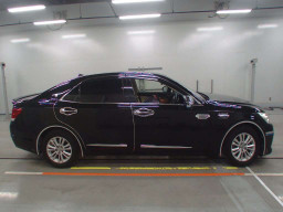 2015 Toyota Crown Hybrid