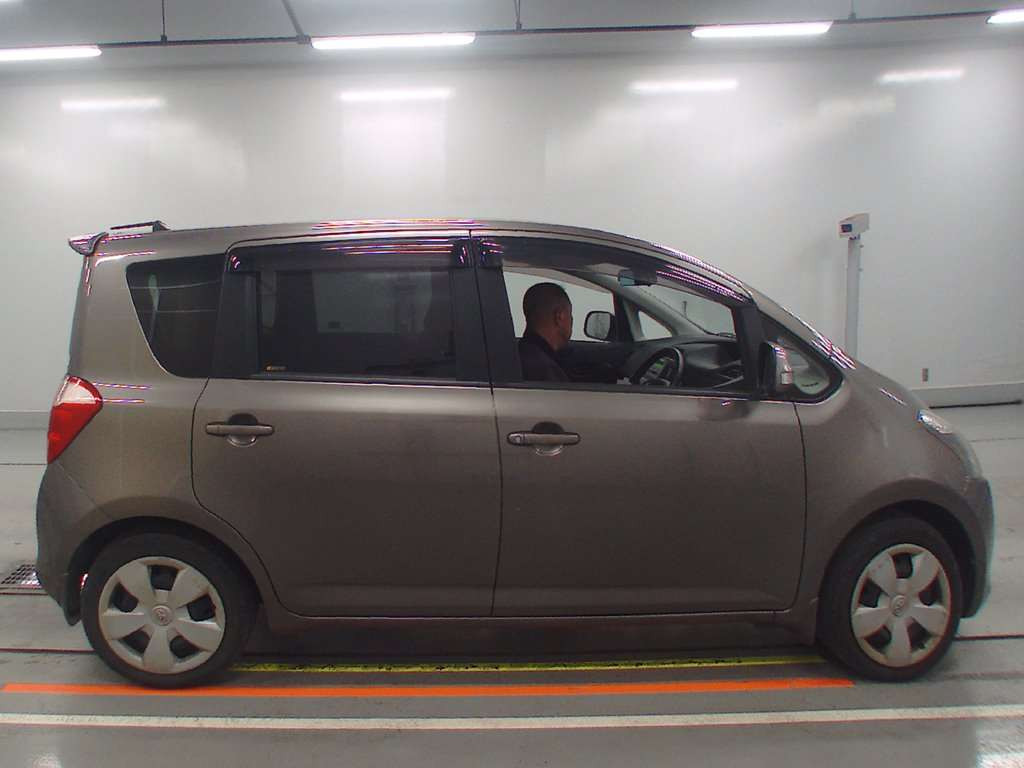 2007 Toyota Ractis NCP100[2]