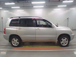 2000 Toyota KLUGER