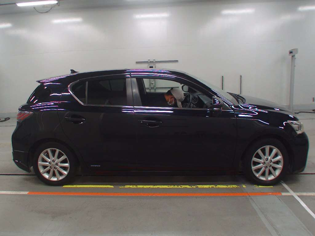 2012 Lexus CT ZWA10[2]