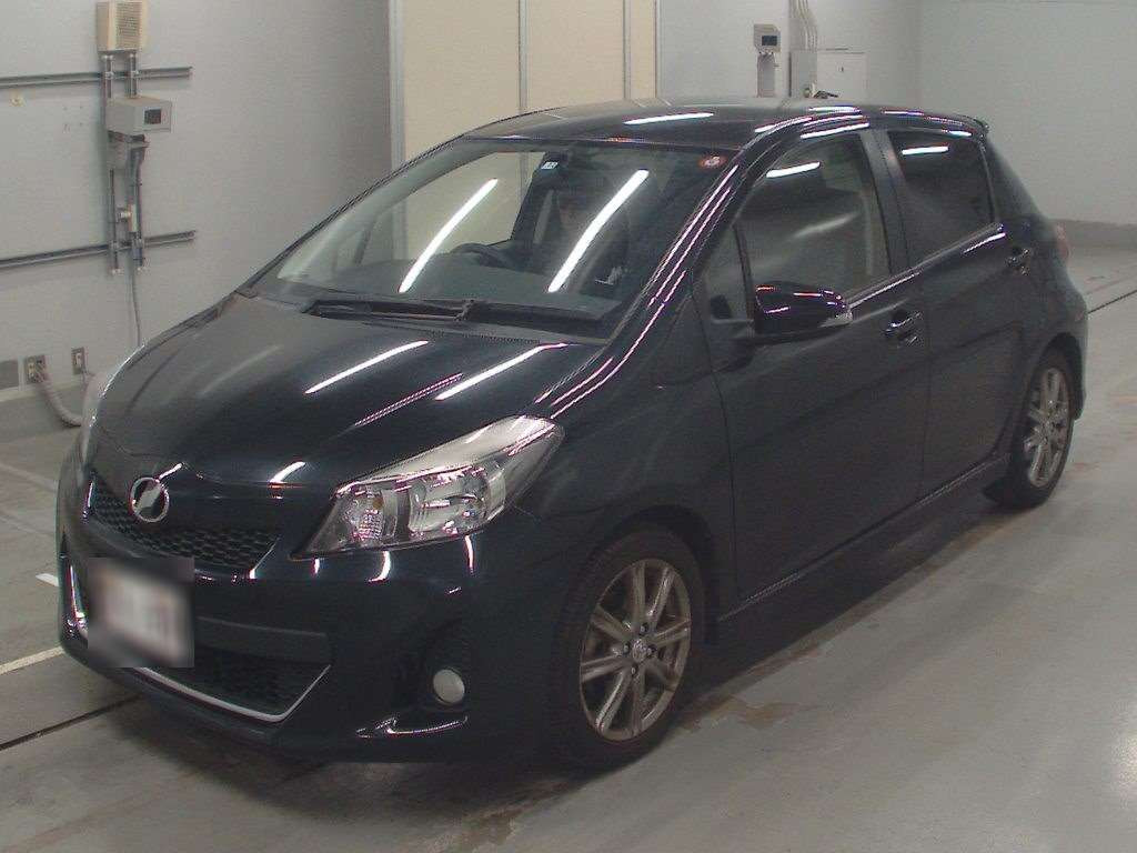 2013 Toyota Vitz NCP131[0]