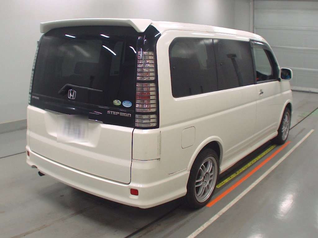 2004 Honda Step WGN RF5[1]