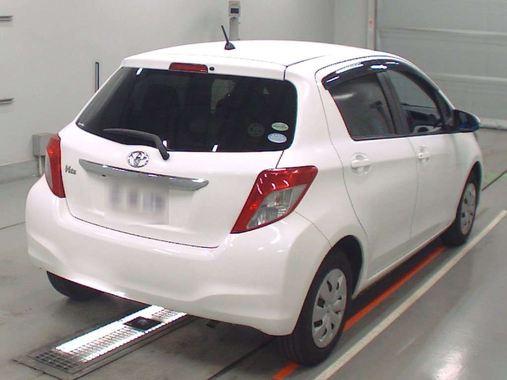 2013 Toyota Vitz KSP130[1]