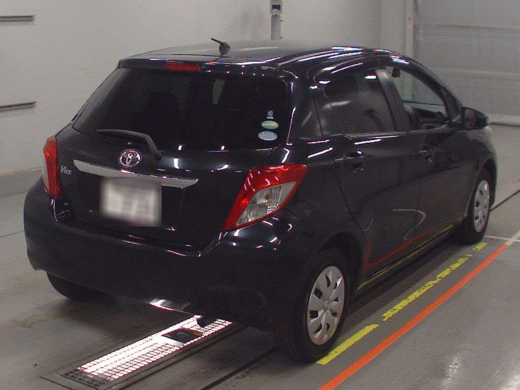 2012 Toyota Vitz NSP130[1]