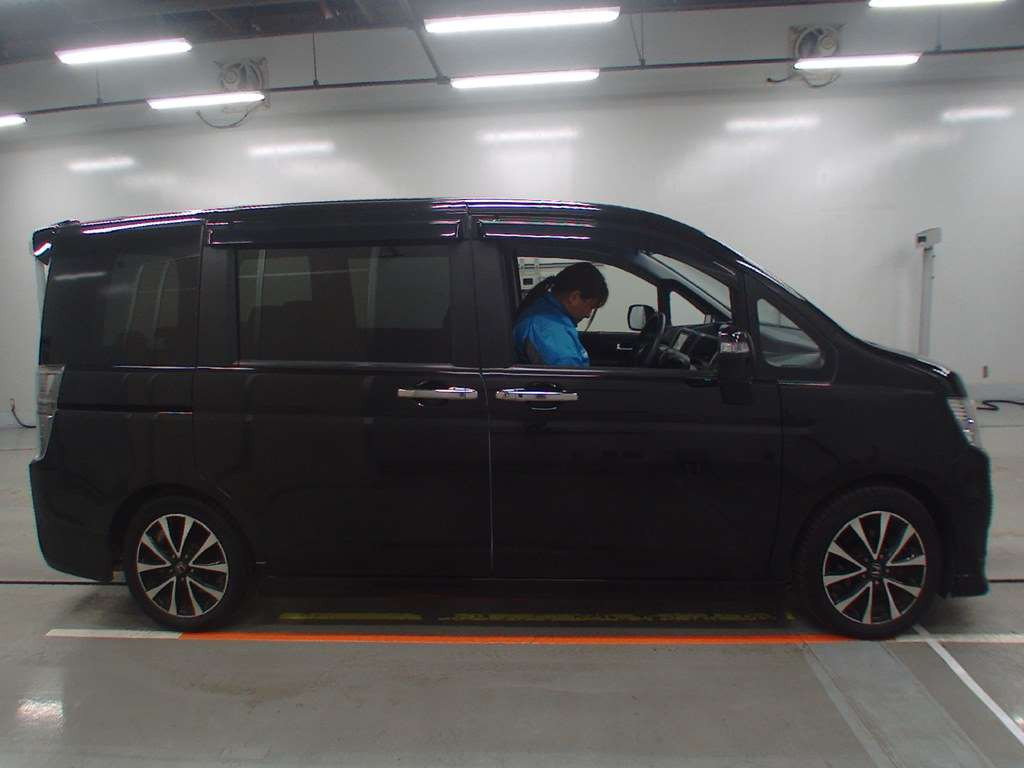 2012 Honda Step WGN Spada RK5[2]