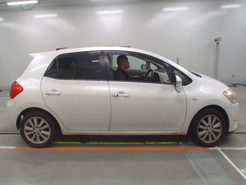 2008 Toyota Auris NZE151H[2]