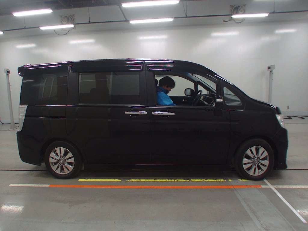 2013 Honda Step WGN Spada RK5[2]