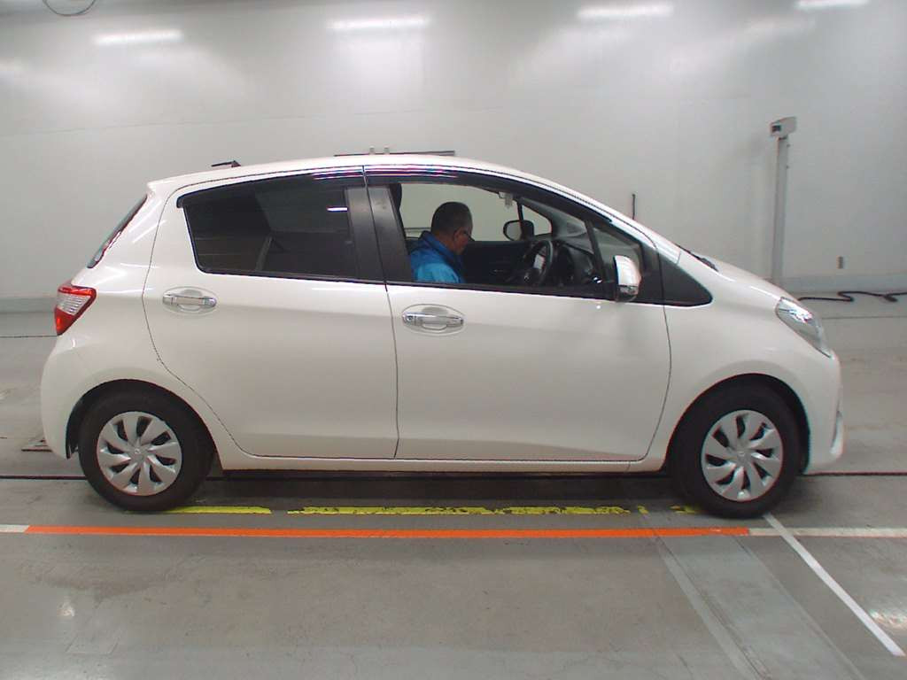 2018 Toyota Vitz NSP130[2]