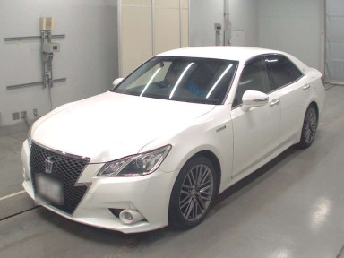 2013 Toyota Crown Hybrid