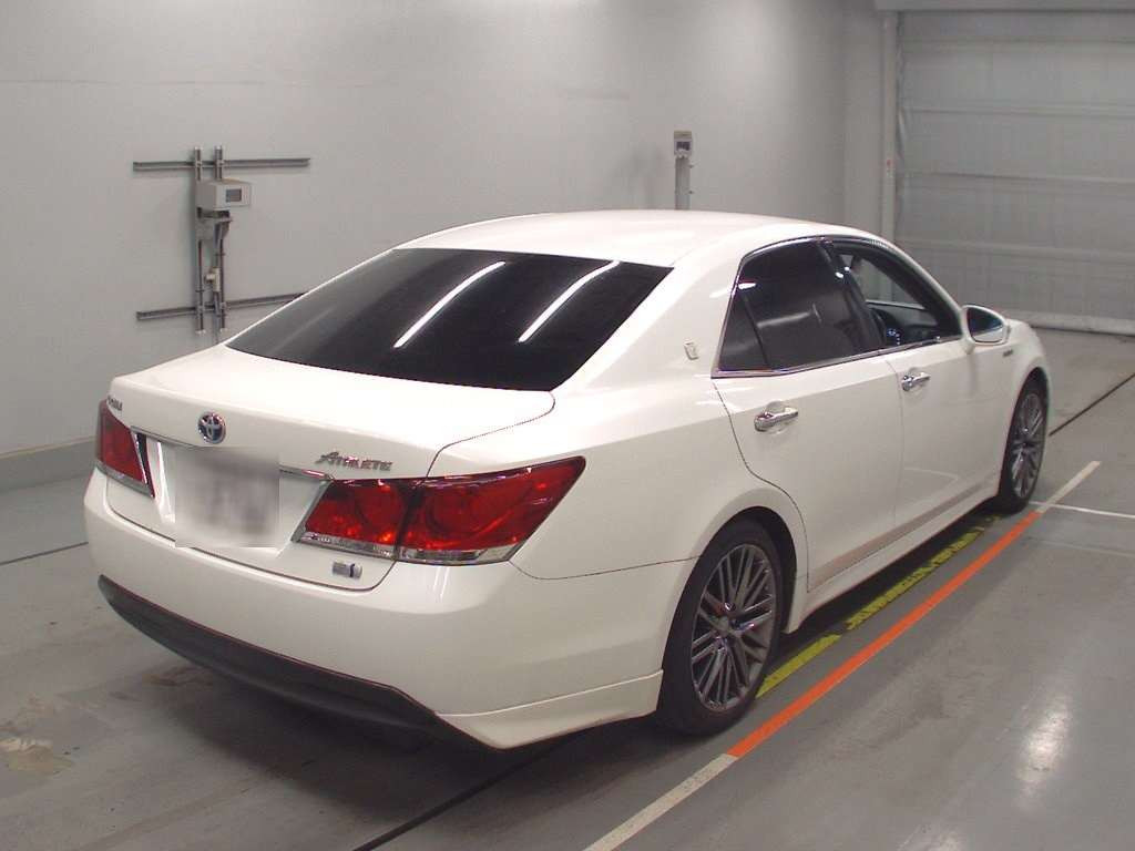 2013 Toyota Crown Hybrid AWS210[1]