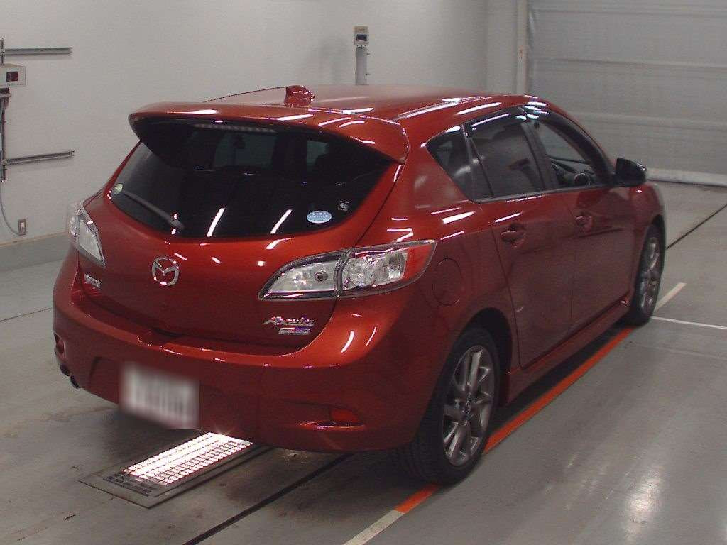 2013 Mazda Axela Sport BLFFW[1]