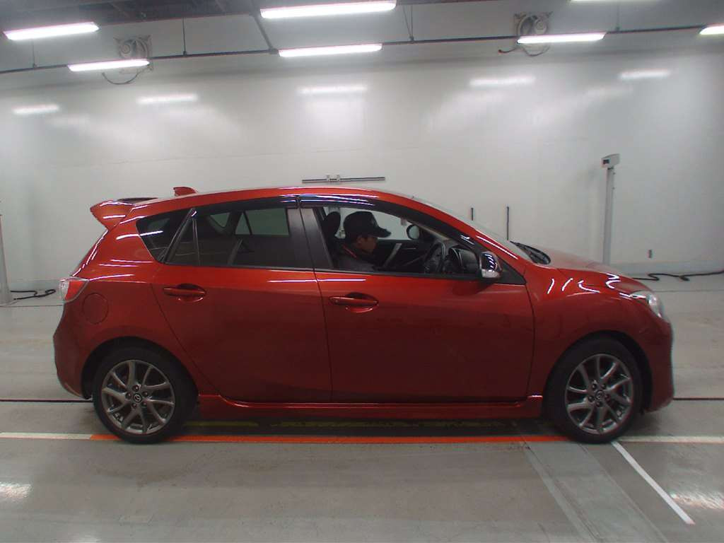 2013 Mazda Axela Sport BLFFW[2]