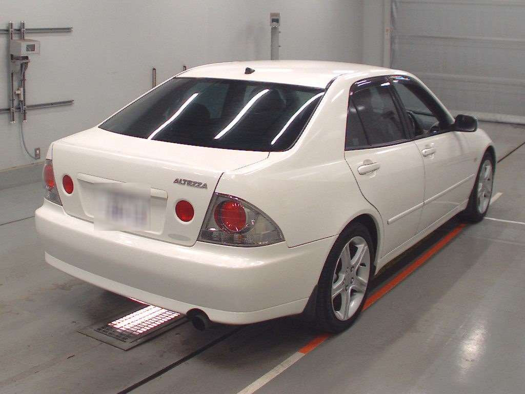 2001 Toyota Altezza SXE10[1]