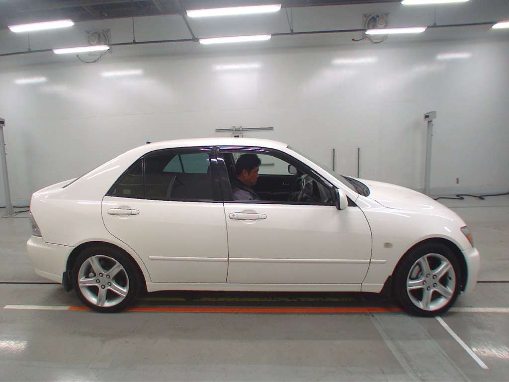 2001 Toyota Altezza SXE10[2]