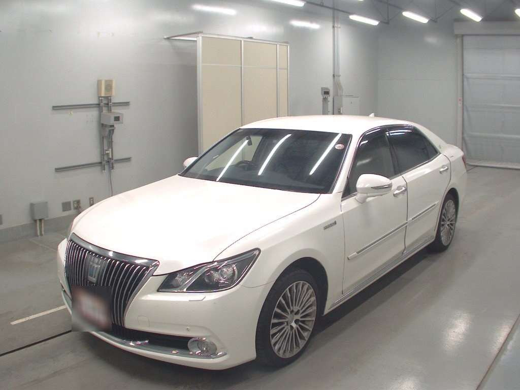 2014 Toyota Crown Majesta AWS215[0]