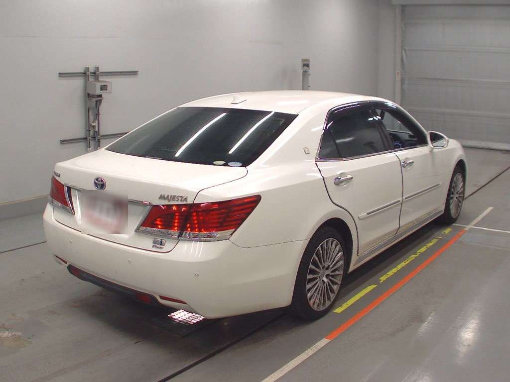 2014 Toyota Crown Majesta AWS215[1]