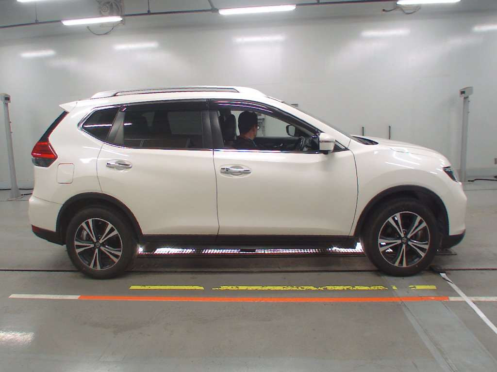 2018 Nissan X-Trail NT32[2]