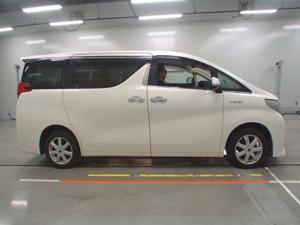 2015 Toyota Alphard Hybrid AYH30W[2]