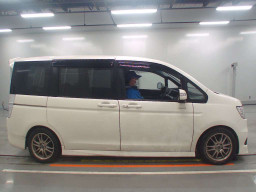 2010 Honda Step WGN Spada