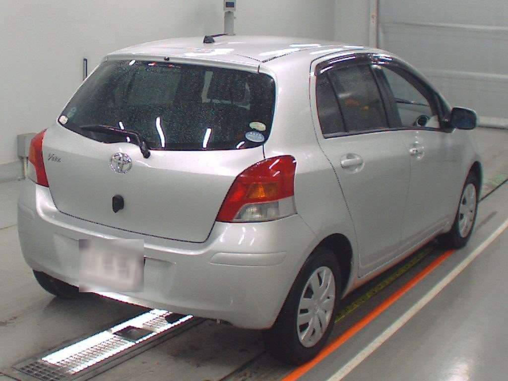 2009 Toyota Vitz SCP90[1]