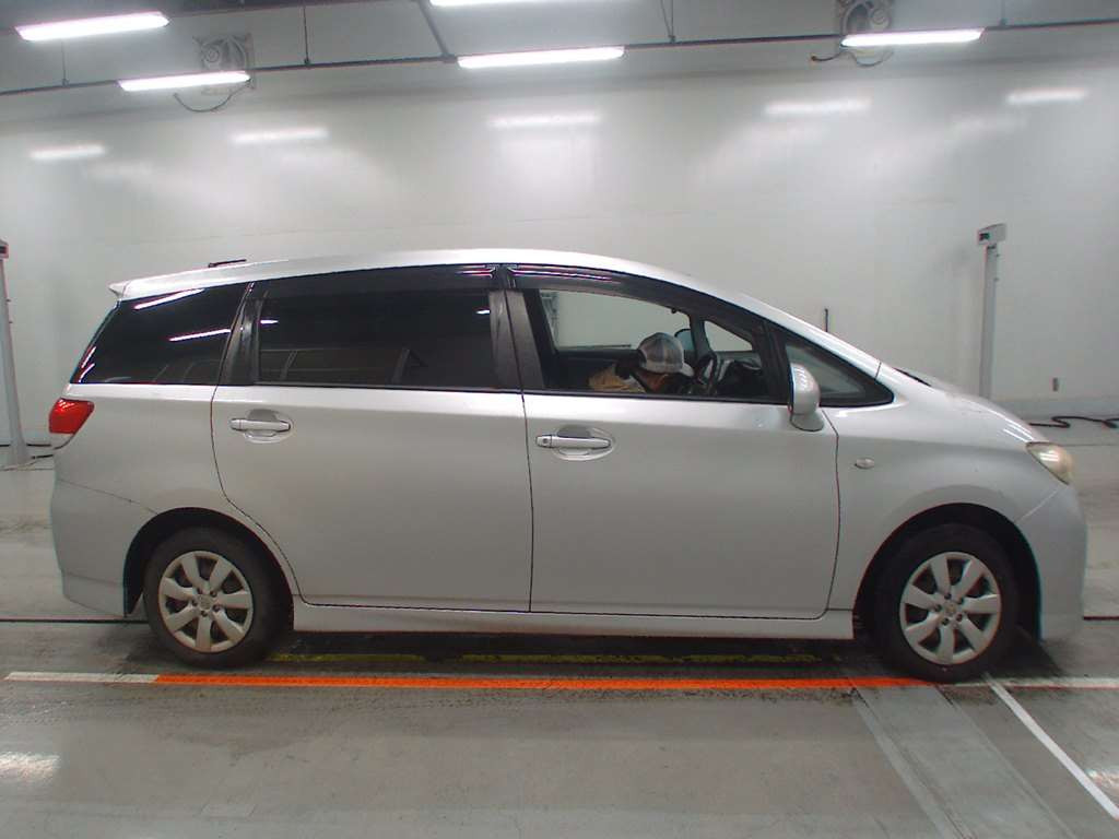 2009 Toyota Wish ZGE20G[2]