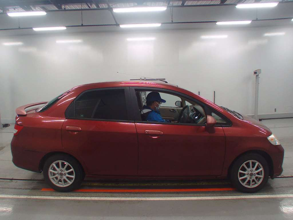 2004 Honda Fit Aria GD8[2]