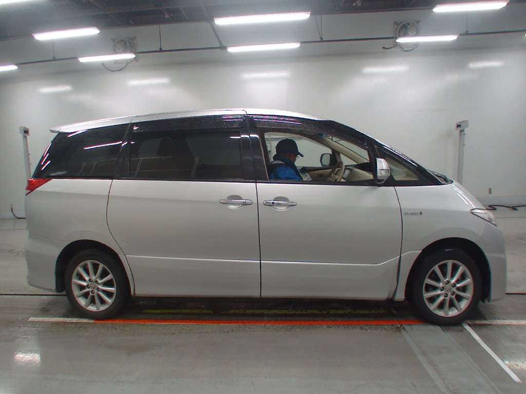 2012 Toyota Estima Hybrid AHR20W[2]