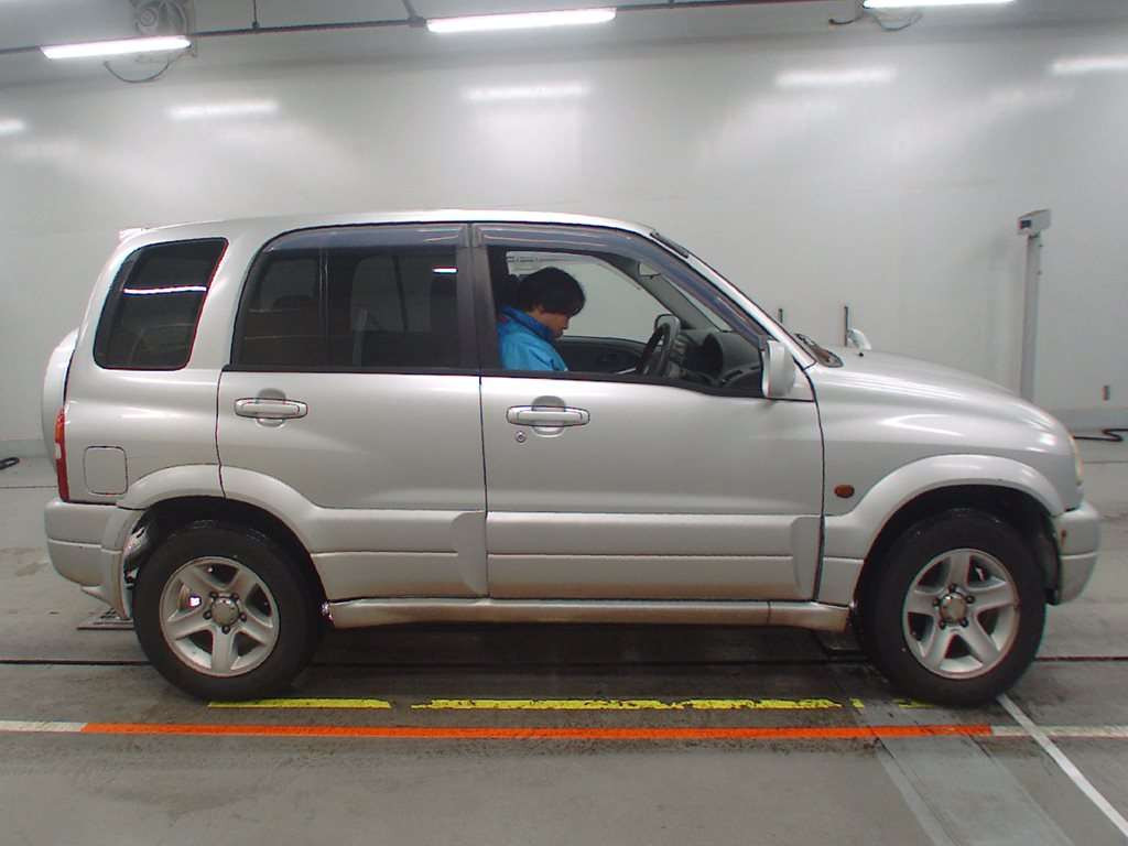 2004 Suzuki Escudo TL52W[2]