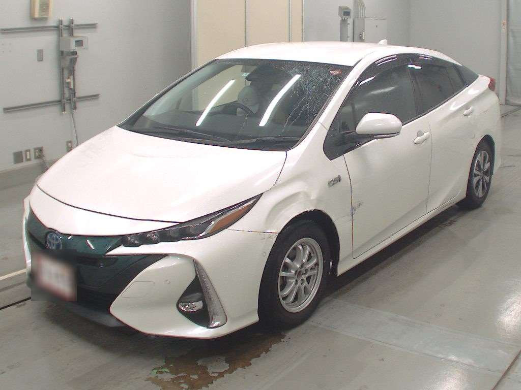 2017 Toyota Prius PHV ZVW52[0]