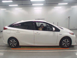 2017 Toyota Prius PHV