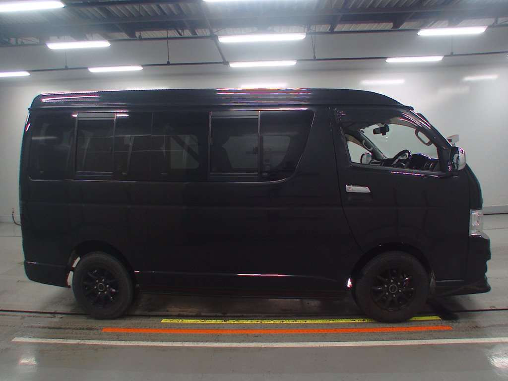 2010 Toyota Hiace Wagon TRH214W[2]