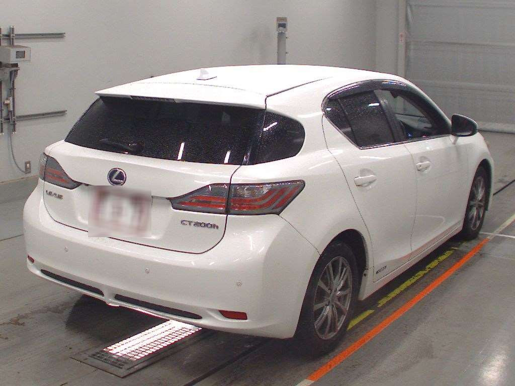 2011 Lexus CT ZWA10[1]