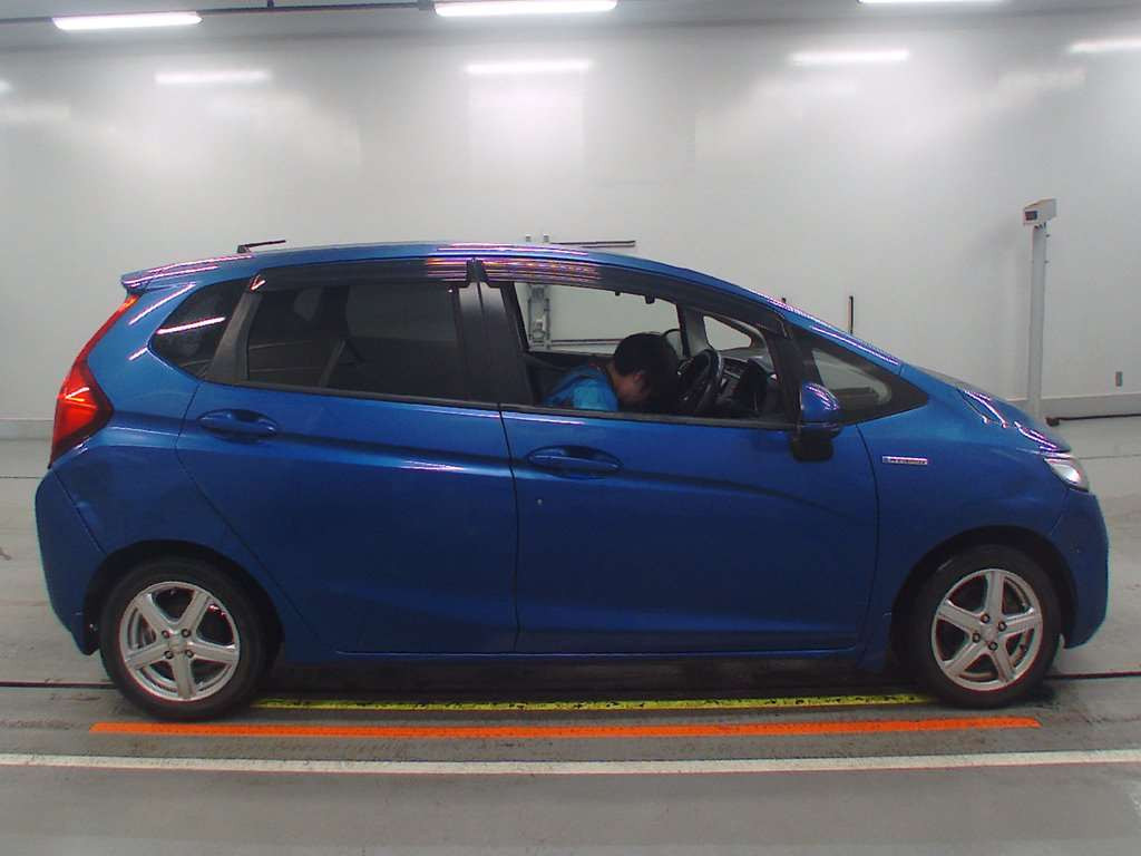 2014 Honda Fit Hybrid GP5[2]