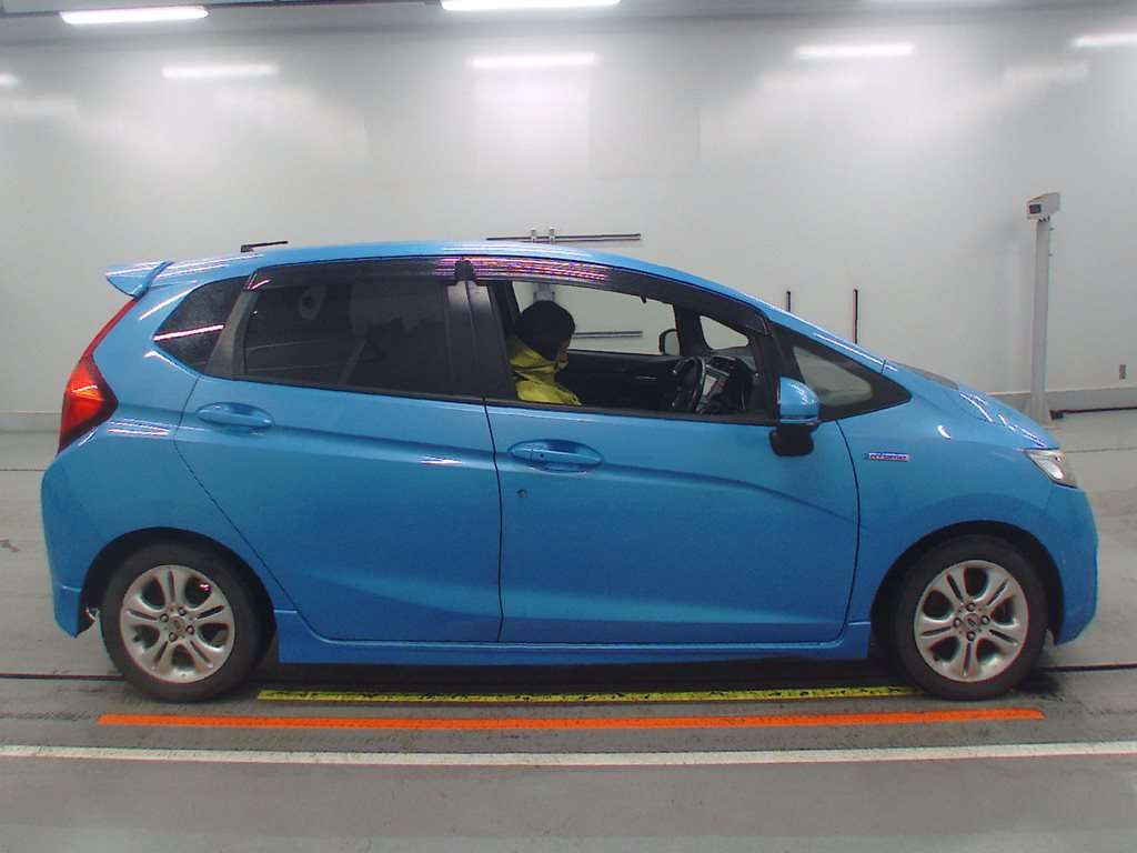 2014 Honda Fit Hybrid GP5[2]